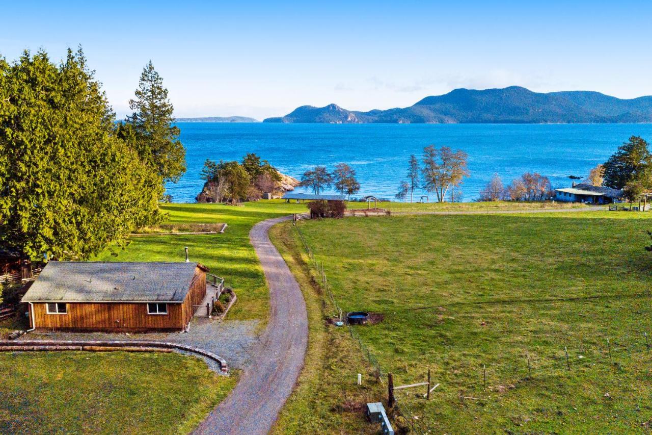 Obstruction Pass Cottage Olga Exterior foto