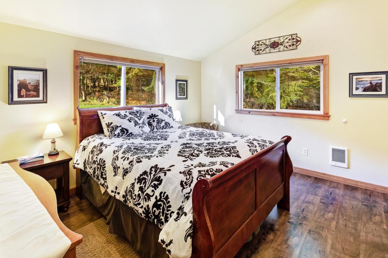 Obstruction Pass Cottage Olga Exterior foto