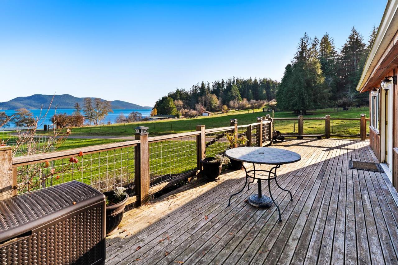 Obstruction Pass Cottage Olga Exterior foto